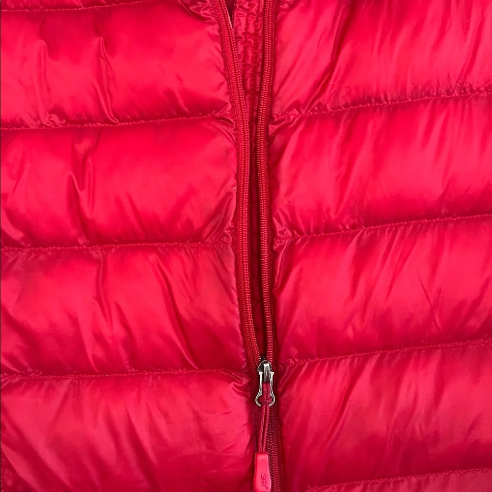 Best/Red Puffer Vest - Picture 4 of 6